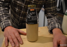 Over ongeveer zes weken brengt Yuri onder Craft Grain deze verse haverdrank uit. "Ik vind het goed om zelf ook iets alternatiefs te bieden."